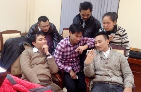 Các nghệ sỹ tập trung nghiên cứu...