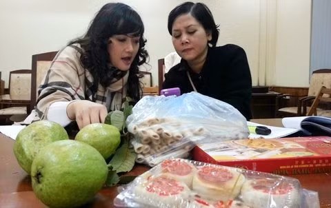 Trong bài phỏng vấn gần đây của Giaoduc.net.vn, Tự Long chia sẻ: Ở Hà Nội có món gì ăn đêm thì nơi tập Táo Quân có món đó! Trong bài phỏng vấn gần đây của Giaoduc.net.vn, Tự Long chia sẻ: Ở Hà Nội có món gì ăn đêm thì nơi tập Táo Quân có món đó!