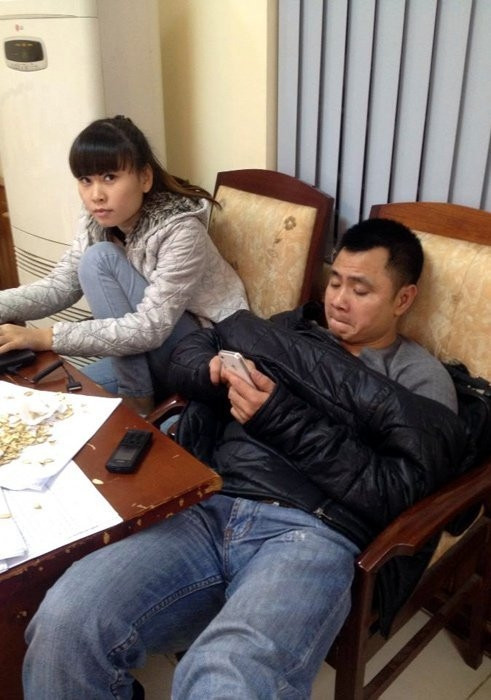 Phút nghỉ ngơi chờ đến lượt tập của Tự Long.