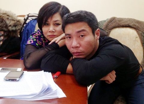 Công Lý, Minh Hằng làm mặt sầu não.