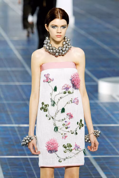 Chanel đem đến những bông hoa màu pastel dịu ngọt