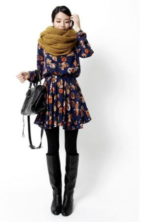 Boot cổ cao cũng có thể được mix với chân váy dáng xòe điệu đà và nữ tính.. Boot cổ cao cũng có thể được mix với chân váy dáng xòe điệu đà và nữ tính..