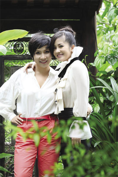 2 Diva lại đứng chung sân khấu trong đêm nhạc Trịnh. 2 Diva lại đứng chung sân khấu trong đêm nhạc Trịnh.