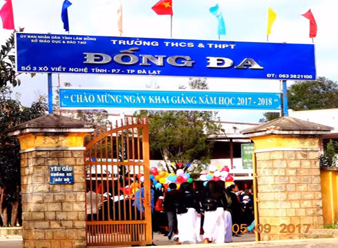 Hiệu trưởng Trường Đống Đa vừa nhận mức kỷ luật cảnh cáo từ tỉnh Lâm Đồng (ảnh: FB trường)