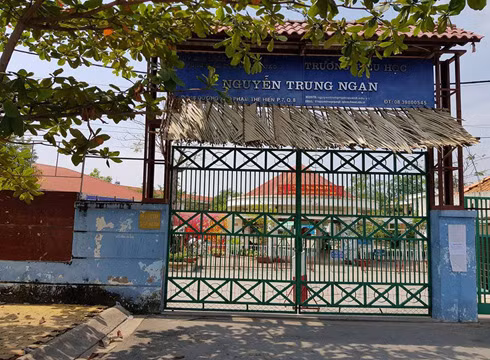 Trường Nguyễn Trung Ngạn huy động phụ huynh khối 2 đóng 110 triệu đồng mua màn hìnhị (ảnh: P.L) Trường Nguyễn Trung Ngạn huy động phụ huynh khối 2 đóng 110 triệu đồng mua màn hìnhị (ảnh: P.L)
