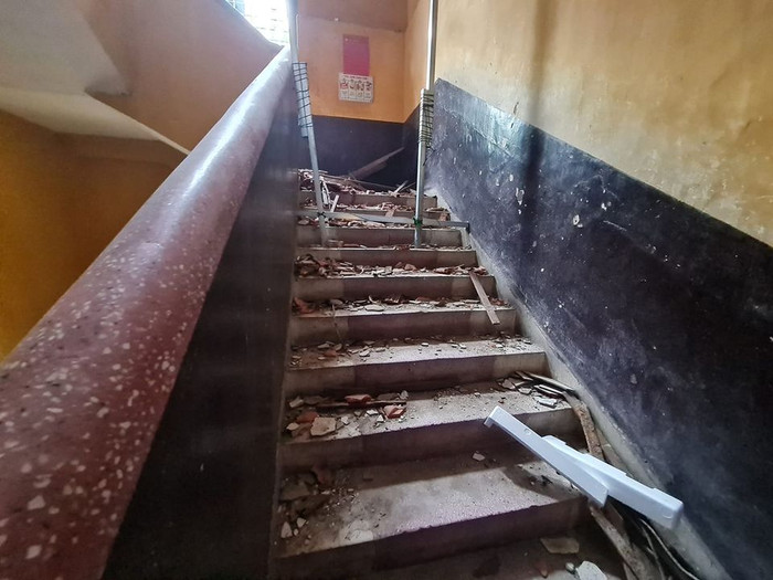 Hiện một khu của trường Trưng Vương vẫn đang còn ngổn ngang gạch đá (Ảnh: P.L) Hiện một khu của trường Trưng Vương vẫn đang còn ngổn ngang gạch đá (Ảnh: P.L)