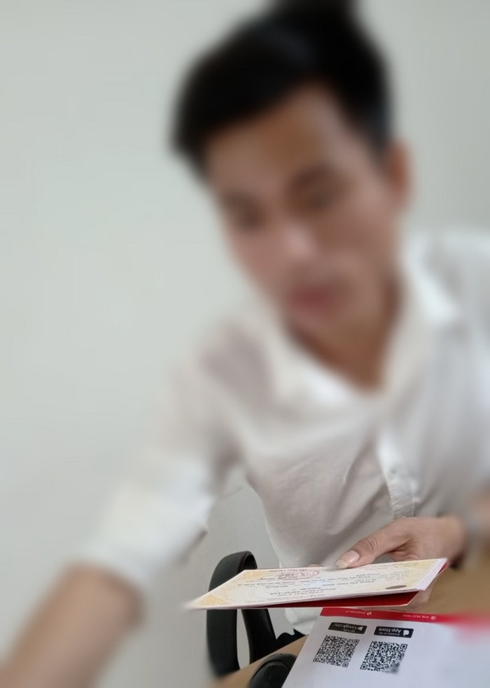 Nhân viên tích cực tư vấn thi chứng chỉ Đại học Thái Nguyên, Đại học Quốc tế Bắc Hà (Ảnh: Vũ Ninh) Nhân viên tích cực tư vấn thi chứng chỉ Đại học Thái Nguyên, Đại học Quốc tế Bắc Hà (Ảnh: Vũ Ninh)