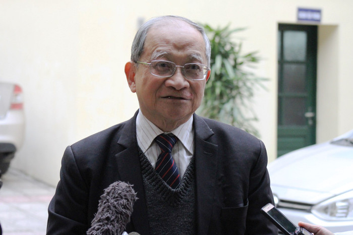 Tiến sĩ Lê Đăng Doanh cho rằng, không thể chấp nhận BOT giao thông chỉ tráng men từ đường nhà nước làm rồi đặt trạm thu phí. Ảnh: Vũ Phương. Tiến sĩ Lê Đăng Doanh cho rằng, không thể chấp nhận BOT giao thông chỉ tráng men từ đường nhà nước làm rồi đặt trạm thu phí. Ảnh: Vũ Phương.