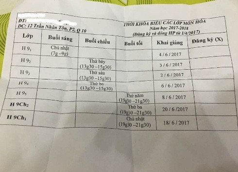 Lịch học thêm môn Hóa lớp 9 từ năm học 2017 - 2018 được cô H. phát cho phụ huynh (ảnh: P.L)