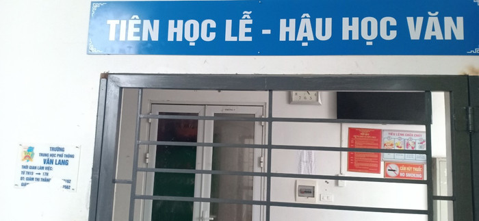 Phòng tuyển sinh của Trung tâm trên đặt tại khuôn viên của Trường cấp 3 Văn Lang (Ảnh:N.D) Phòng tuyển sinh của Trung tâm trên đặt tại khuôn viên của Trường cấp 3 Văn Lang (Ảnh:N.D)