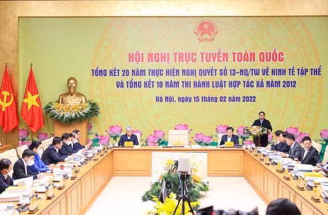 Thủ tướng chủ trì Hội nghị trực tuyến toàn quốc về kinh tế tập thể, hợp tác xã. Ảnh: VGP/Nhật Bắc