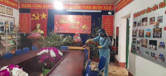Sau khi khử trùng các lớp học được niêm phong (Ảnh:L.T.N) Sau khi khử trùng các lớp học được niêm phong (Ảnh:L.T.N)