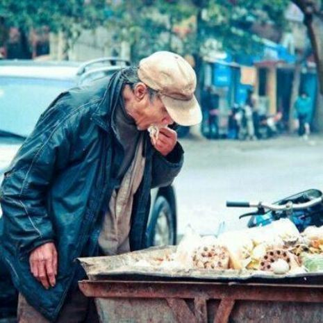 Bức ảnh không mới nhưng vẫn đang được nhiều người quan tâm : Đâu đó trong cuộc sống khi bạn được đầy đủ và hạnh phúc, thì những người than yêu của mình lại đang thiếu thốn và cực khổ Bức ảnh không mới nhưng vẫn đang được nhiều người quan tâm : Đâu đó trong cuộc sống khi bạn được đầy đủ và hạnh phúc, thì những người than yêu của mình lại đang thiếu thốn và cực khổ