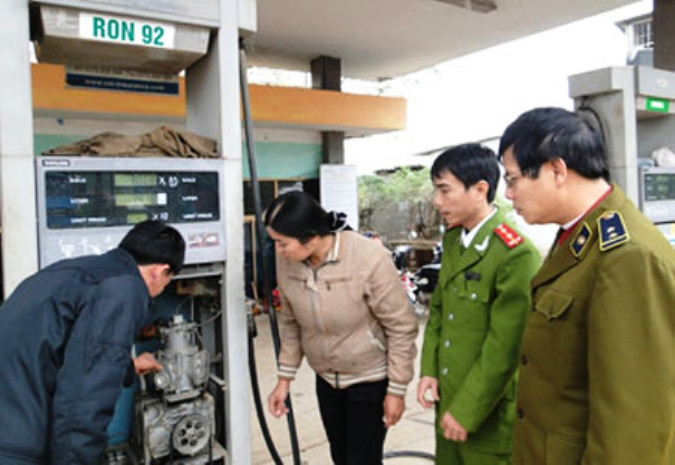 Độc giả mong muốn các cơ quan chức năng vào cuộc mạnh mẽ đối với những cây xăng nghi ngờ có hành vi gian lận Độc giả mong muốn các cơ quan chức năng vào cuộc mạnh mẽ đối với những cây xăng nghi ngờ có hành vi gian lận