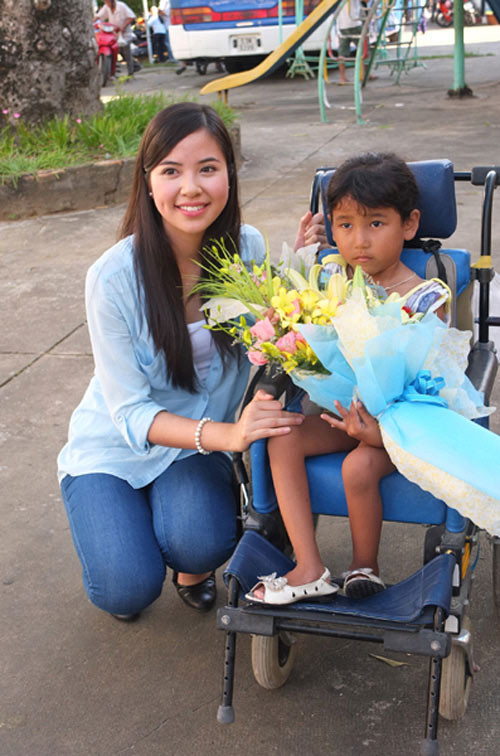 Á hậu Kiều Khanh sở hữu má núm đồng tiền duyên dáng, lại thêm vẻ đẹp dịu dàng và đoan trang. Ngay cả khi chẳng cần son phấn thì Kiều Khanh cũng vẫn tỏa sáng bởi chính vẻ gần gũi và ưu nhìn của cô. Á hậu Kiều Khanh sở hữu má núm đồng tiền duyên dáng, lại thêm vẻ đẹp dịu dàng và đoan trang. Ngay cả khi chẳng cần son phấn thì Kiều Khanh cũng vẫn tỏa sáng bởi chính vẻ gần gũi và ưu nhìn của cô.