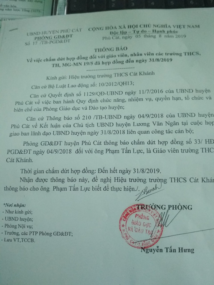Tuy nhiên ngày 5/8/2019 giáo viên hợp đồng đã nhận thông báo chấm dứt hợp đồng. Điều này là sai Luật (Ảnh:V.N) Tuy nhiên ngày 5/8/2019 giáo viên hợp đồng đã nhận thông báo chấm dứt hợp đồng. Điều này là sai Luật (Ảnh:V.N)