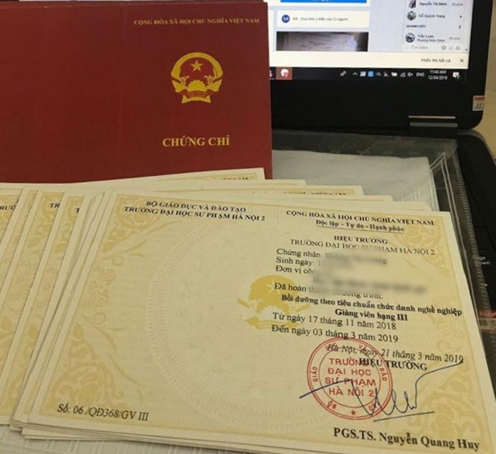 Chất lượng của những lớp học chống trượt như vậy thì giáo viên có chứng chỉ hay không có chứng chỉ có quan trọng không? (Ảnh:N.D) Chất lượng của những lớp học chống trượt như vậy thì giáo viên có chứng chỉ hay không có chứng chỉ có quan trọng không? (Ảnh:N.D)