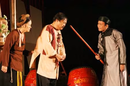 Khán giả yêu sân khấu không thể quên hình ảnh Trương Ba trong vở Hồn Trương Ba, da hàng thịt do NSND Trọng Khôi thủ vai.