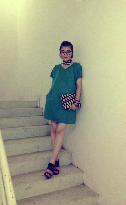 Với những chiếc váy suông đơn giản và có phần tẻ nhạt này, thì những điểm nhấn của khăn, túi xách và sandal là những gợi ý rất thời trang của cô nàng B'los dành cho bạn. Với những chiếc váy suông đơn giản và có phần tẻ nhạt này, thì những điểm nhấn của khăn, túi xách và sandal là những gợi ý rất thời trang của cô nàng B'los dành cho bạn.