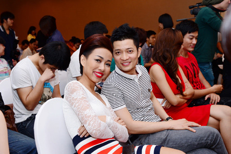 Ca sỹ Thảo Trang và NTK Thuận Việt.