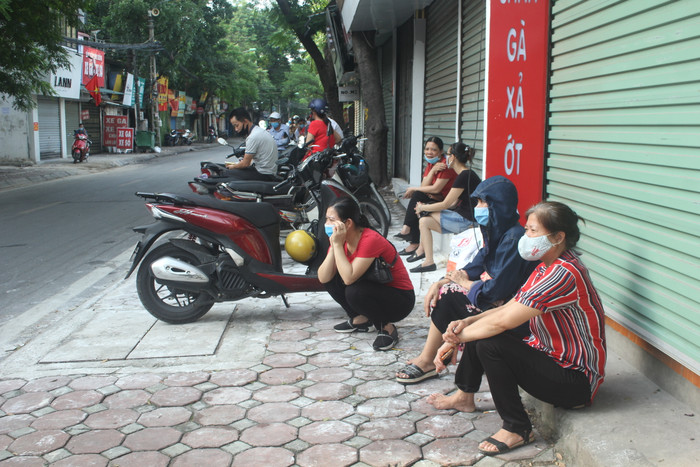 Phụ huynh cảm thấy lo lắng về bài thi Ngữ Văn (Ảnh:V.N)