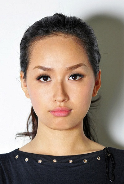 Ngoại trừ những yếu tố về thẩm mỹ thì sự thay đổi về cách trang điểm đã giúp hình ảnh của Hoa hậu hoàn hảo trong mắt người hâm mộ.