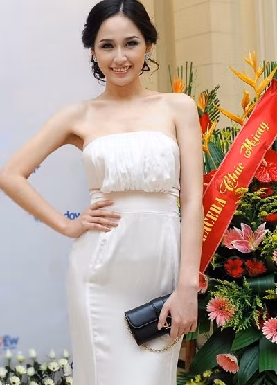 thì hiện nay cô đã chuyển gu sang kiểu dáng tinh tế, nhỉ nhắn đầy sang trọng