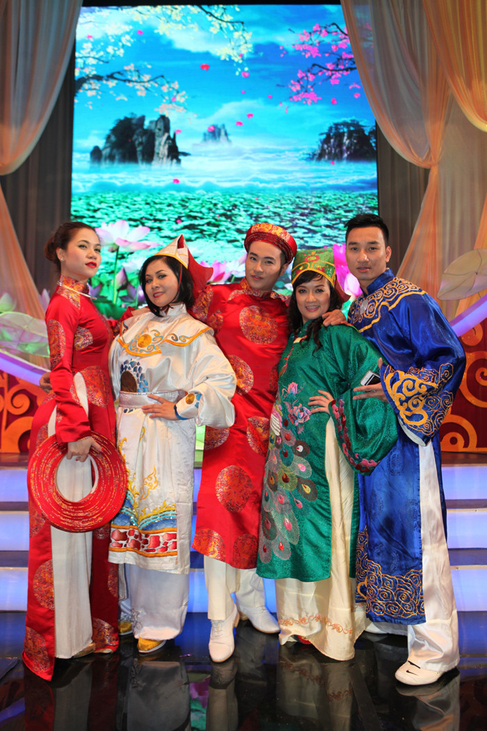 Năm nay, số lượng Táo chỉ có 4, ít hẳn so với mọi năm. Năm nay, số lượng Táo chỉ có 4, ít hẳn so với mọi năm.