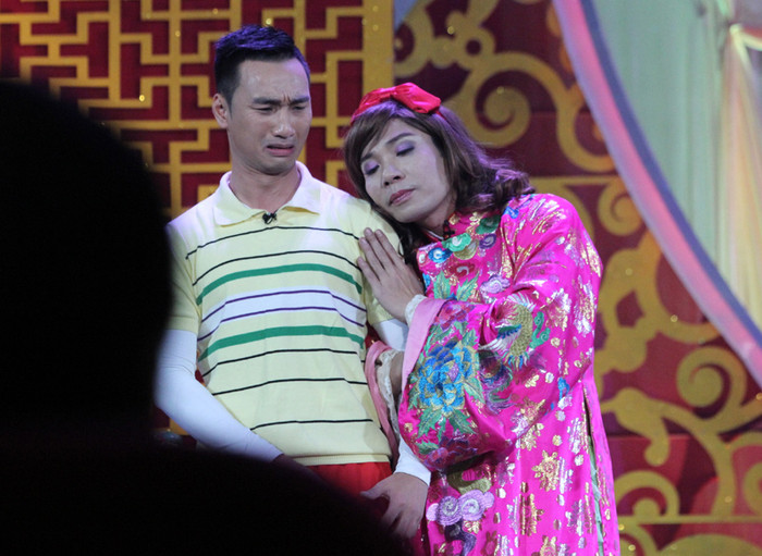 Nàng Đẩu thích mê cơ bắp của Thành Trung. Nàng Đẩu thích mê cơ bắp của Thành Trung.