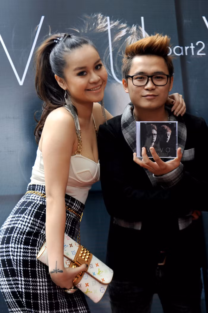 Hạnh Nguyên và Bueno. Bueno từng là thành viên cuả nhóm nhạc X4, Joker’s rule.