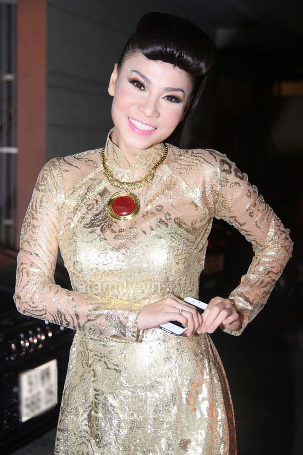 Vẻ đẹp của một thiếu nữ thay đổi dần theo thời gian. Vẻ đẹp của một thiếu nữ thay đổi dần theo thời gian.