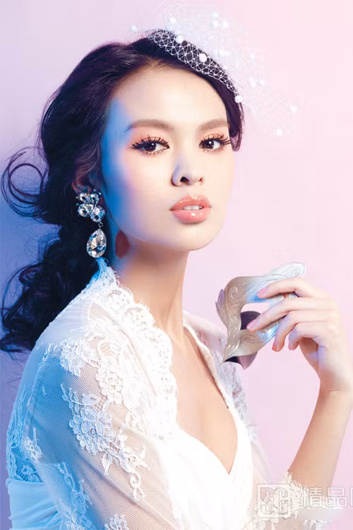 Một chút rối nhẹ sẽ làm cô dâu mềm mại quyến rũ hơn