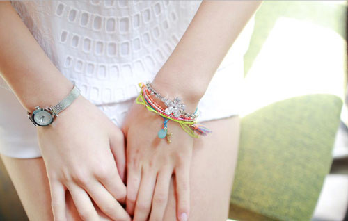 Một chiếc đồng hồ nhỏ nhắn, xinh xắn ngự trị trên cổ tay cũng sẽ góp phần tăng thêm vẻ đẹp cho bạn, nếu bạn sinh vào những ngày mùa thu này Một chiếc đồng hồ nhỏ nhắn, xinh xắn ngự trị trên cổ tay cũng sẽ góp phần tăng thêm vẻ đẹp cho bạn, nếu bạn sinh vào những ngày mùa thu này