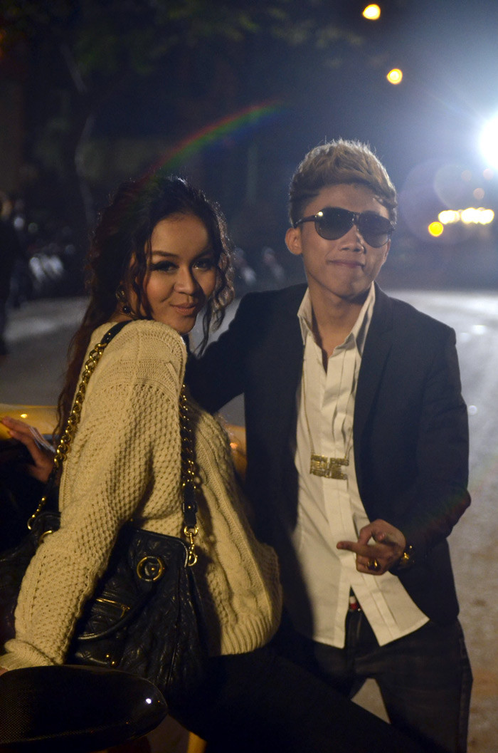 Clip âm nhạc của Vũ Hạnh Nguyên có sự xuất hiện của Tằng Quốc Anh. Clip âm nhạc của Vũ Hạnh Nguyên có sự xuất hiện của Tằng Quốc Anh.