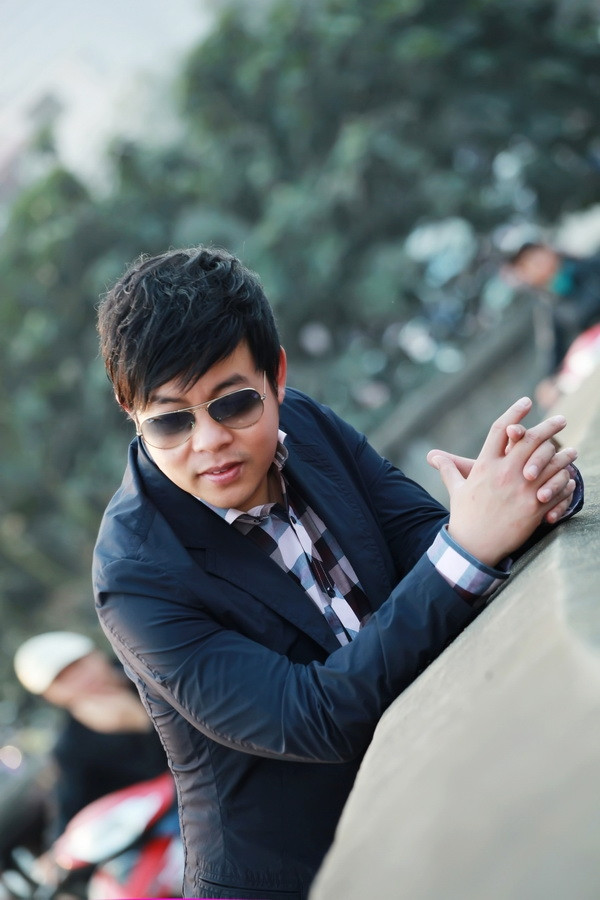 Quang Lê "úp mở" chuyện đã lập gia đình bên Mỹ. Quang Lê "úp mở" chuyện đã lập gia đình bên Mỹ.