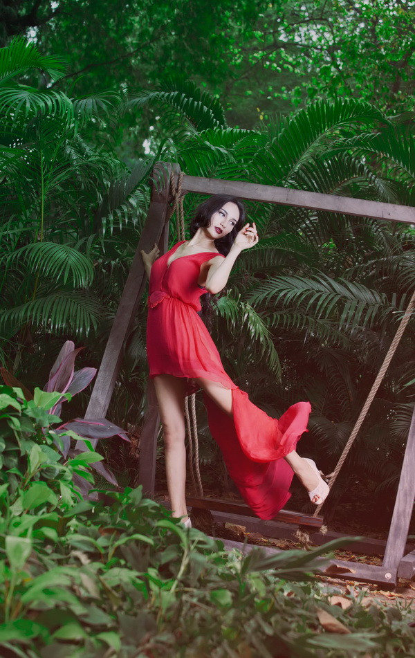 Hoa hậu du lịch Ngọc Diễm sở hữu vẻ đẹp lai khá ấn tượng. Đăng quang năm 2008, Ngọc Diễm không hoạt động trong giới showbiz mà làm việc trong ngành PR & Marketing. Hoa hậu du lịch Ngọc Diễm sở hữu vẻ đẹp lai khá ấn tượng. Đăng quang năm 2008, Ngọc Diễm không hoạt động trong giới showbiz mà làm việc trong ngành PR & Marketing.