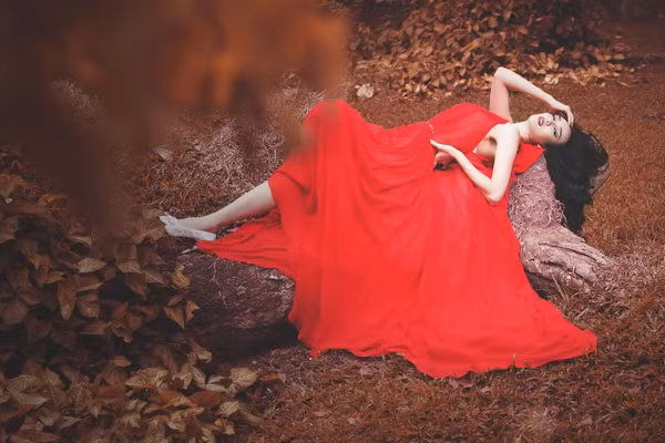 Người đẹp Ngọc Diễm thực hiện bộ ảnh mới mang tên 'Heaven lost' với diễn xuất biểu cảm bằng ánh mắt hút hồn.