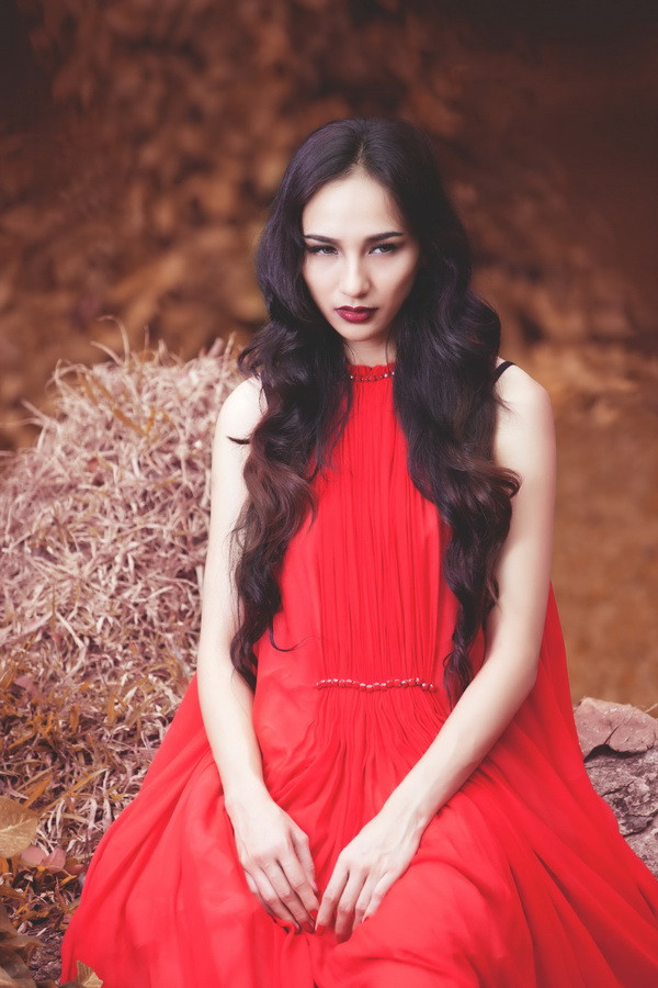 Thỉnh thoảng, cô nhận lời làm MC trong một số sự kiện và chụp ảnh thời trang cho các tạp chí. Ngọc Diễm có đôi mắt 'biết nói', rất biểu cảm trước ống kính. (Theo Ngôi Sao) Thỉnh thoảng, cô nhận lời làm MC trong một số sự kiện và chụp ảnh thời trang cho các tạp chí. Ngọc Diễm có đôi mắt 'biết nói', rất biểu cảm trước ống kính. (Theo Ngôi Sao)