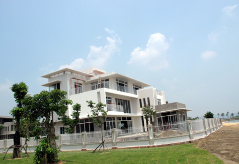 Ông Đào Hồng Tuyển quen biết Bảo Châu từ khi Giáo sư chưa nhận giải thưởng Fields thông qua Hội đồng Chức danh Giáo sư Nhà nước. Ông nói, bản thân là một người ái mộ nhân tài, nhất là với những người trẻ tuổi hiếm có ở VN như GS Ngô Bảo Châu. Ông Đào Hồng Tuyển quen biết Bảo Châu từ khi Giáo sư chưa nhận giải thưởng Fields thông qua Hội đồng Chức danh Giáo sư Nhà nước. Ông nói, bản thân là một người ái mộ nhân tài, nhất là với những người trẻ tuổi hiếm có ở VN như GS Ngô Bảo Châu.