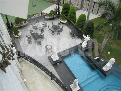 Bể bơi, chỗ nghỉ ngơi.