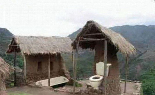 Nhà vệ sinh kiểu...Trung Quốc. Nhà vệ sinh kiểu...Trung Quốc.