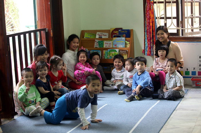 Hoa hậu biển cho biết, trở thành một cô nuôi dạy trẻ, cô được tham gia đầy đủ các hoat động như các trò chơi ngoài trời, cho các bé ăn nhẹ, ăn bữa chính, học tiếng anh, dạy bé làm bánh Quy và... lau dọn lớp học. Hoa hậu biển cho biết, trở thành một cô nuôi dạy trẻ, cô được tham gia đầy đủ các hoat động như các trò chơi ngoài trời, cho các bé ăn nhẹ, ăn bữa chính, học tiếng anh, dạy bé làm bánh Quy và... lau dọn lớp học.