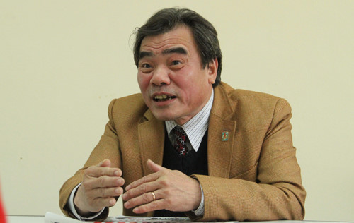 Giáo sư Từ Sỹ Sùa cho rằng, rất vô lý nếu như người dân không đi mà phải trả tiền. Ảnh: Vũ Thủy/Kiến Thức Giáo sư Từ Sỹ Sùa cho rằng, rất vô lý nếu như người dân không đi mà phải trả tiền. Ảnh: Vũ Thủy/Kiến Thức