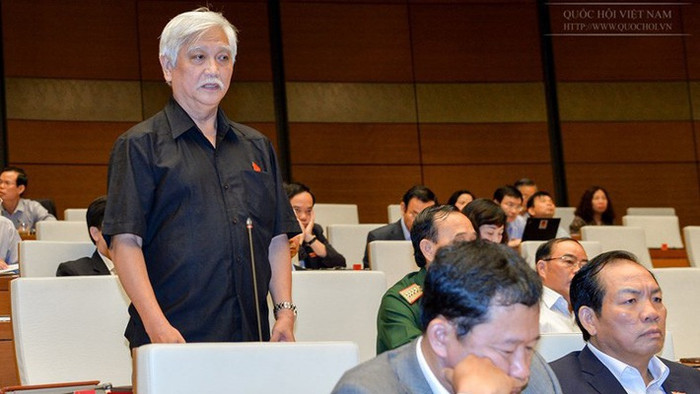 Đại biểu Dương Trung Quốc phát biểu tại nghị trường Quốc hội. ảnh: Trung tâm thông tin quốc hội. Đại biểu Dương Trung Quốc phát biểu tại nghị trường Quốc hội. ảnh: Trung tâm thông tin quốc hội.