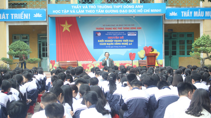 Hội thảo 4.0 tại trường Trung học Phổ thông Đông Anh (Ảnh:V.N) Hội thảo 4.0 tại trường Trung học Phổ thông Đông Anh (Ảnh:V.N)