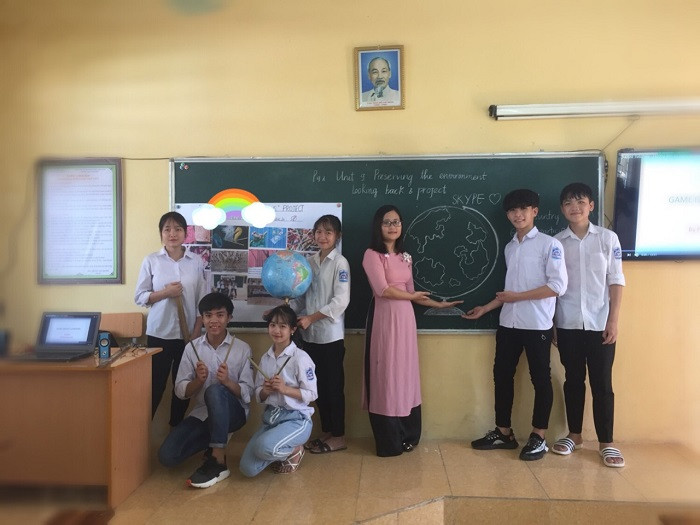 Lớp học tiếng Anh "xuyên biên giới" của cô trò Hà Ánh Phượng (Ảnh: Nhân vật cung cấp) Lớp học tiếng Anh "xuyên biên giới" của cô trò Hà Ánh Phượng (Ảnh: Nhân vật cung cấp)