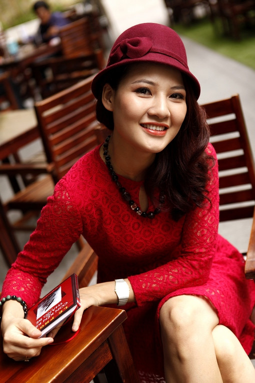 Với Quỳnh, S Việt Nam đem đến cho cô những kiến thức về đời sống, ẩm thực và danh lam thắng cảnh của Việt Nam.