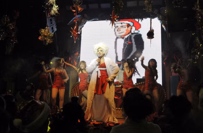 "Dạ tiệc đỏ" do công ty Siêu Sao và Max 3D phối hợp tổ chức chào mừng Noel.