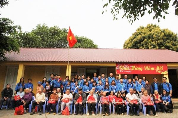 Hoạt động tình nguyện của sinh viên tại Trại phong Quả Cảm, Bắc Ninh. Hoạt động tình nguyện của sinh viên tại Trại phong Quả Cảm, Bắc Ninh.