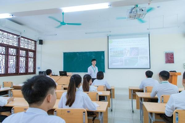 Một tiết học ngành Thủy sản. Một tiết học ngành Thủy sản.